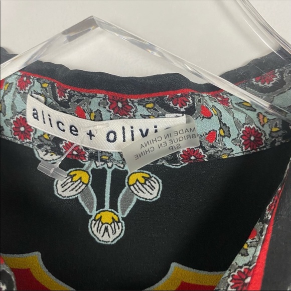 Alice and Olivia Willa Floral-Print Silk Blouse‎ - Picture 4 of 6